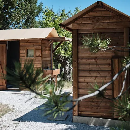 Guest house Les Maisons De Chante Oiseau 3*