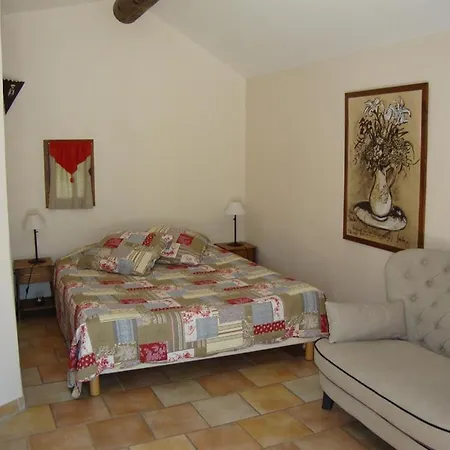Les Maisons De Chante Oiseau Guest house
