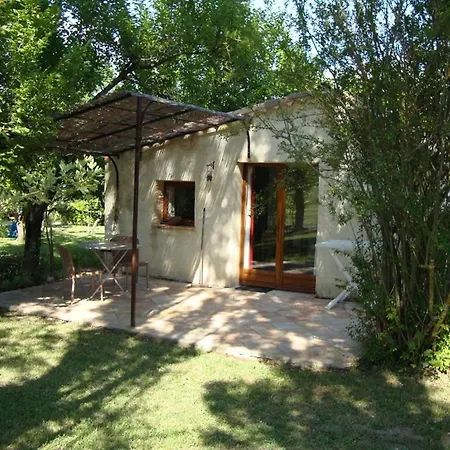Les Maisons De Chante Oiseau Guest house