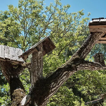 Les Maisons De Chante Oiseau Guest house
